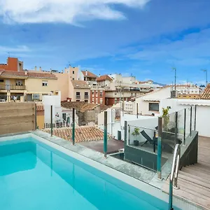 https://poniente-apartment-roof-top-pool-with-solarium.hotelsinnerja.org