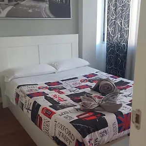 https://enjoy-apartamentos-plaza-merced.hotelsinnerja.org